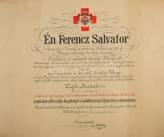 1917 A "Vörös Kereszt II. osztályú Díszjelvénye hadiékítménnyel" kitüntetés adományozó oklevele Vigh Bertalan (1887-1959) tart. hadnagy, gépész- és villamosmérnök, iskolaalapító, tanár, igazgató részére, "a katonai egészségügy körül a háboruban szerzett különös érdemei elismeréséül", Habsburg-Toscanai Ferenc Szalvátor főherceg (1866-1939) nyomtatott aláírásával. Feltekerve, egy kisebb lapszéli szakadással, egyébként megkímélt állapotban, 42,5x51 cm