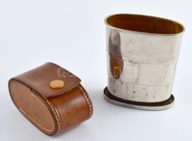 Antik szétnyitható utazó pohár, bőr tokjában, m: 8 cm