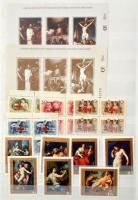 Modern magyar fogazott és vágott kiadások rengeteg sorral, kevés bélyegzettel 30 lapos A/4 berakóban, sok bélyeg betapadt, rozsdás. Nagyon magas katalógus érték, a bélyegek komoly része kifogástalan, de a többiek mentése sok munkát igényel. Érdemes megnézni és számolni!!!