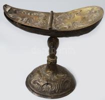 cca 18. sz. vége, 19. sz. eleje, Katolikus tömjéntartó, füstölő, sérüléssel, m: 16 cm
