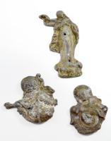 3 darab antik fém feszületdísz, h: 6,5 cm