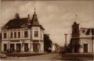 1932 Dombóvár, Jókai út, Szerafin Testvérek hentesüzlete, Rothermel Henrik üzlete, villanyoszlop. Moosz Alajos kiadása