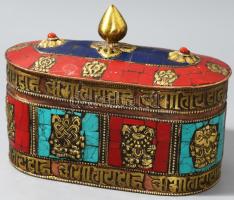 Kő rárakásos díszítésű tibeti réz ékszeres doboz, 18x9x14 cm