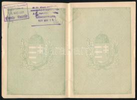 1924 A Magyar Királyság által kiállított fényképes útlevél Doroszlai Sándor részére, osztrák vízumma...