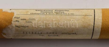 1915 A "Vörös Kereszt Ezüst Díszérme hadiékítménnyel" kitüntetés adományozó oklevele Széke...