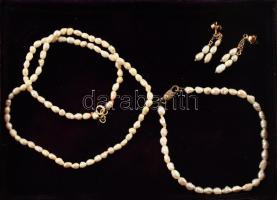 Régi tenyésztett gyöngy ékszer szett, a karkötő ezüst (Ag) kapoccsal, a nyaklánc 14K arany (Au) kapo...
