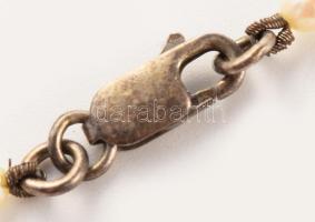 Régi tenyésztett gyöngy ékszer szett, a karkötő ezüst (Ag) kapoccsal, a nyaklánc 14K arany (Au) kapo...