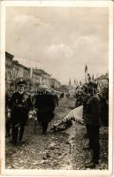 1940 Szászrégen, Sächsisch-Regen, Reghin; bevonulás, Horthy Miklós / entry of the Hungarian troops, regent Horthy + "1940 SZÁSZRÉGEN VISSZATÉRT" So. Stpl (EK)