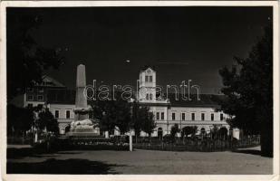 1944 Sepsiszentgyörgy, Sfantu Gheorghe; 1848-as hősi honvéd emlékmű a szemerjai csata emlékére / 1848 Heroes' monument, obelisk (EK)