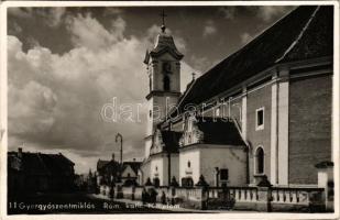 1944 Gyergyószentmiklós, Gheorgheni; Római katolikus templom, automobil / Catholic church, automobile (EK)