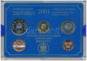 Svédország 2001. 50ö-10K (4xklf) forgalmi sor műanyag tokban, emlékéremmel T:UNC Sweden 2001. 50 Öre - 10 Kronor (4xdiff) coin set in plastic case, with a commemorative medallion C:UNC