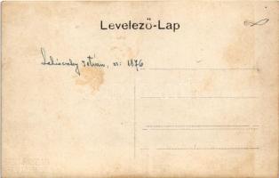 Magyar katonatisztek menázsi osztáskor, tábori konyha, valahol Budapest környékén / Hungarian milita...