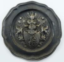 Címeres ón tál, d: 22 cm