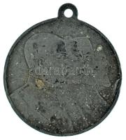 1916. "Egyesült Erővel - 1914 Viribus Unitis 1918" kétoldalas Zn háborús propaganda medál mellszalag nélkül, előlapján Ferenc József, II. Vilmos, V. Mohamed szultán és Ferdinánd bolgár király portréja. Szign.: Lauer / Nürnberg (33mm) T:XF oxidáció