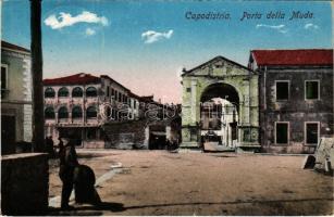 1931 Koper, Capodistria, Capo d'Istria; Porta della Muda / old city gate (small tear)