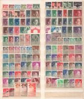 Hitler és náci jelkép motívum 269 db klf bélyeg, kétoldalas nagyalakú berakólapon