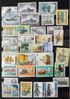 Hajók motívum összeállítás, 376 db bélyeg 8 lapos A/4 berakó 5 lapján