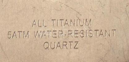 Helvetia Titanium karóra, fém szíjjal, kvarc, napkijelzéssel, 3x2,5 cm