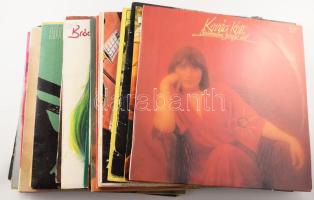 27 darab bakelit lemez, közte Zalatnay Sarolta, Abba, Neoton, Kovács Kati, Zorán, Csongrádi Kata, Sz...