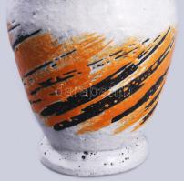 Gorka Lívia (1925-2011): Váza. Többszínű mázzal fedett kerámia, jelzett, hibátlan, m: 22 cm