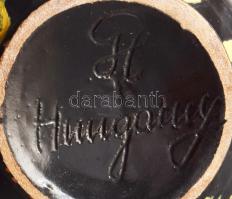 Gorka Lívia (1925-2011): Sárga csigavonalas váza. Jelzett, aljánál kis mázhibákkal, m: 23 cm