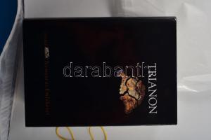 Zeidler Miklós (szerk.): Trianon. Nemzet és emlékezet. Bp., 2008, Osiris. Kiadói kartonált kötés, papír védőborítóval, jó állapotban.