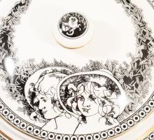 Hollóházi Jurcsák László által tervezett hamuzó és fedeles edény, jelzett, hibátlan