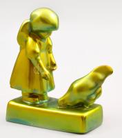 Zsolnay kisplasztika - Tyúkot etető kislány. Terv.: Sinkó András. Eozin mázakkal bevont finomfajansz...