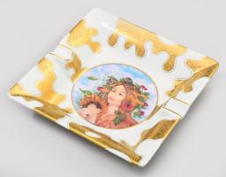 Hollóházi porcelán hamuzó Faragó Miklós (1947- ) által tervezett "Le Quattro Staggioni" - Négy évszak mintával díszítve, jelzett, levonóképes, sorszámozott: 1999 darabból az 1440. számú. Jelzett, hibátlan,16x16 cm