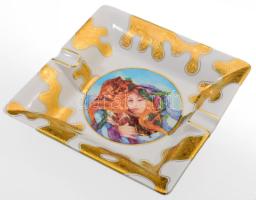 Hollóházi porcelán hamuzó Faragó Miklós (1947- ) által tervezett "Le Quattro Staggioni" - Négy évszak mintával díszítve, jelzett, levonóképes, sorszámozott: 1999 darabból az 1375. számú. Jelzett, hibátlan, 16,5x16,5 cm