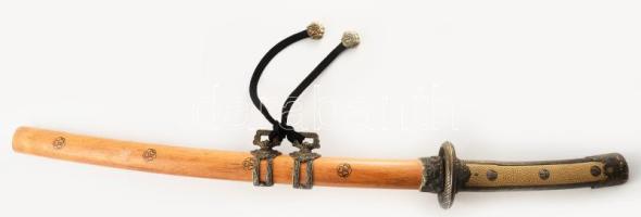 Katana minőségi replika, hiányos fa hüvelyben, h: 71 cm