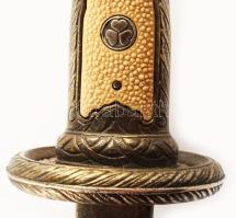 Katana minőségi replika, hiányos fa hüvelyben, h: 71 cm