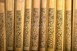 Gárdonyi Géza munkái 27 kötete. Bp., Dante. Kiadói aranyozott egészvászon-kötések, kopott, foltos bo...