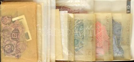 Nagy-Britannia forgalmi bélyegek tasakokba rendezve, kb. 1.000 db, bonbonos dobozban