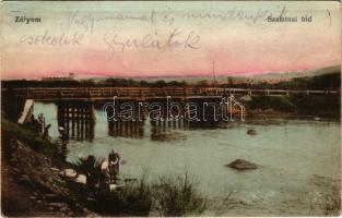 1918 Zólyom, Zvolen; Szalatnai híd, asszonyok mosnak a Garam folyó partján. Vasúti levelezőlapárusítás 4769. / bridge, Hron riverside with washerwomen (EK)