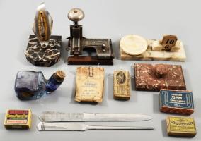 Doboznyi régi íróasztali tétel, érdekességekkel.