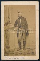 cca 1865 Úriember egészalakos portréja, keményhátú fotó Simonyi műterméből, 10,5×6,5 cm