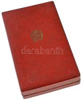 1954. "Szocialista Munkáért Érdemérem" zománcozott, aranyozott bronz kitüntetés mellszalag...