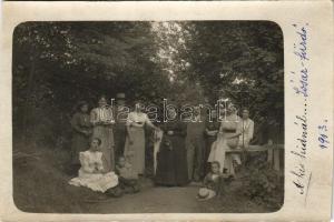 Zsély, Zelovce; Sósár gyógyfürdő, társaság a kis hídnál / Sosárske Lázne / spa, group picture. photo (vágott / cut)