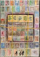 118 klf bündli, régiek és modernek vegyesen, sok képes bélyeggel, műanyag tálcán + csokis dobozban