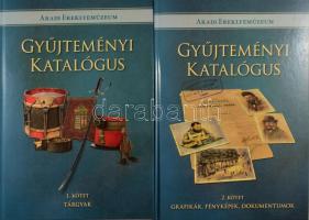 Aradi Ereklyemúzeum gyűjteményi katalógus. 1-2. köt.: 1. köt. Tárgyak. 2. köt.: Grafikák, fényképek, dokumentumok. Szerk.: Kedves Gyula, Závodi Szilvia (1., 2. köt.), Szolecky Emese (2. köt.) Bp.-Szeged-Arad, 2013., Hadtörténeti Intézet és Múzeum-Csongrád Megyei Önkormányzat-Complexul Muzeal Arad, 275 p.; 318+1 p. Rendkívül gazdag képanyaggal illusztrált. Izgalmas gyűjteményi katalógus, benne a szabadságharc emlékeivel, tárgyaival, fegyvereivel és más katonai műtrágyaival, pénzeivel, dokumentumaival, fotóival, festményeivel és grafikáival ... stb. Egyedül álló kiadvány gyűjtők és műkereskedők számára. Kiadói kartonált papírkötések, jó állapotban.