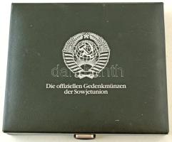 "Die offiziellen Gedenkmünzen der Sowjetunion" feliratú zöld, műbőr érmetartó kazetta, egy tálcával, összesen harminc darab férőhellyel