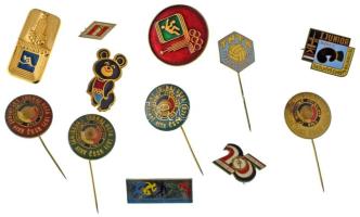 Vegyes 12db-os, magyar és külföldi sportjelvény tétel, közte "Budapesti Honvéd", "Tiszaszederkényi MTK", "Moszkvai Olimpia" T:AU-VF