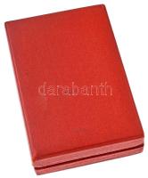 1957. "Szolgálati Érdemérem" zománcozott, ezüstözött bronz kitüntetés mellszalagon, szalag...