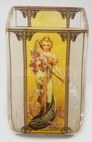 Goebel négyoldalú üvegváza, Alphonse Mucha: Spring (1990) című alkotásának reprodukciójával díszítve, minimális pattogzással, jelzett, m: 10 cm