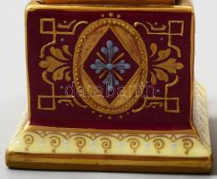 Alt wien historizáló zsánermintás díszváza pár, kézzel festett, jelzett, hibátlan, m: 19,5 cm