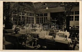 Budapest II. Hubertus vendéglő, étterem, belső, Tulajdonos Mayer Pál. Kapás utca 36.