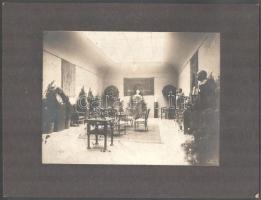 cca 1920 Enteriőrök, 2 db kartonra kasírozott fotó Jelffy Gyula budapesti műterméből, 17×23 cm
