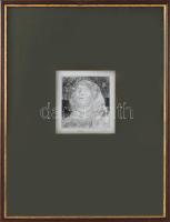 Szász Endre (1926-2003): Portré. Rézkarc, papír, jelzett, számozott (7/100), üvegezett fakeretben, 10×9 cm