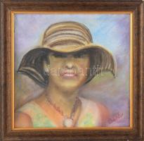 Pintér Éva (1941-): Kalapos hölgy arcképe, 2011. Pasztell, vászon, jelzett. Hátoldalán a művész bélyegzőjével és autográf felirattal. Dekoratív, üvegezett, sarkaiban kissé sérült fakeretben. 30×30 cm